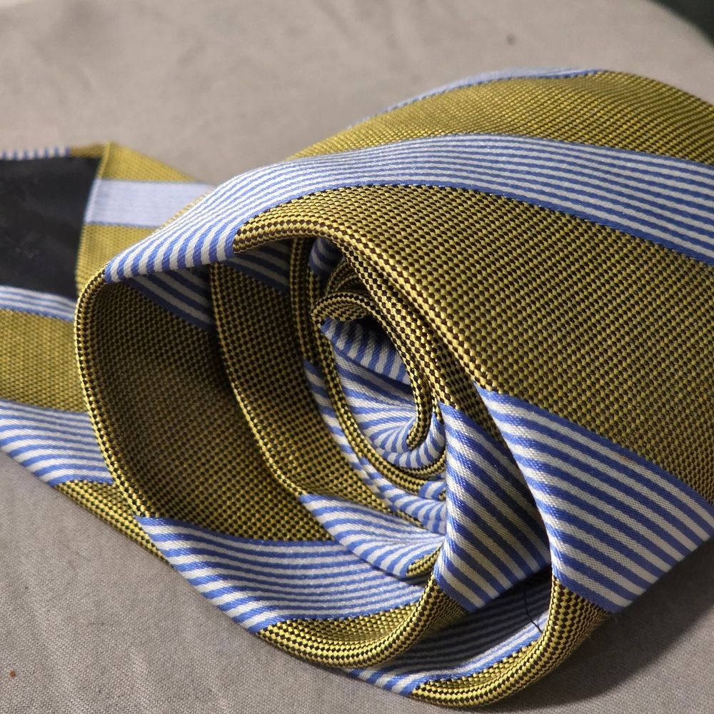 Brooks Brothers Gold Navy Blue Repp Stripe Silk Tie Sz OS Ivy League Prep Banker